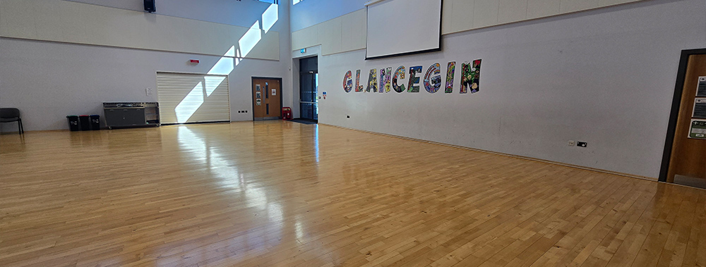 Neuadd Ysgol Glancegin